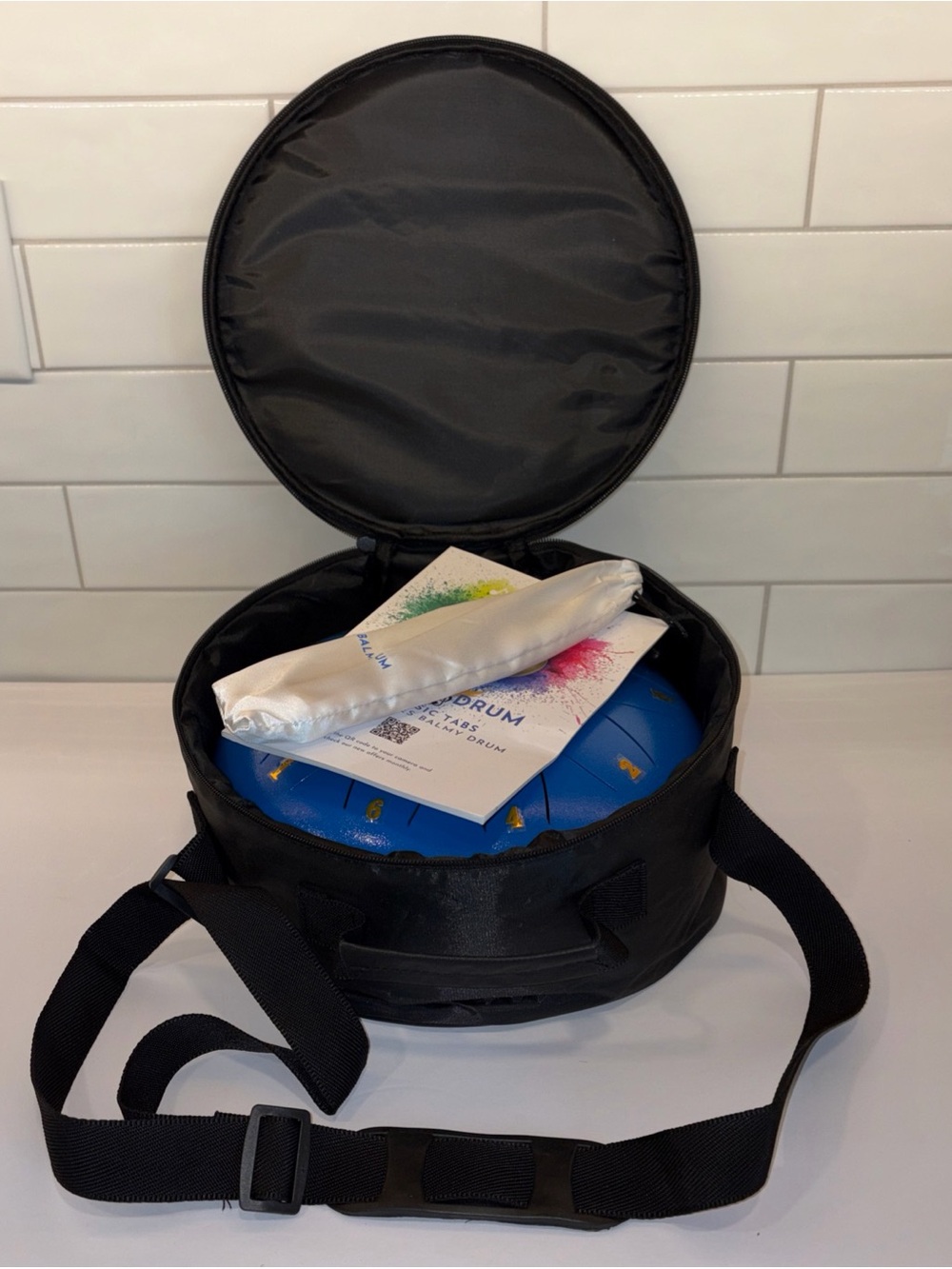 Balmy Drum 8" Blue Steel Tongue Drum with Bag and Mallets - Picture 7 of 8